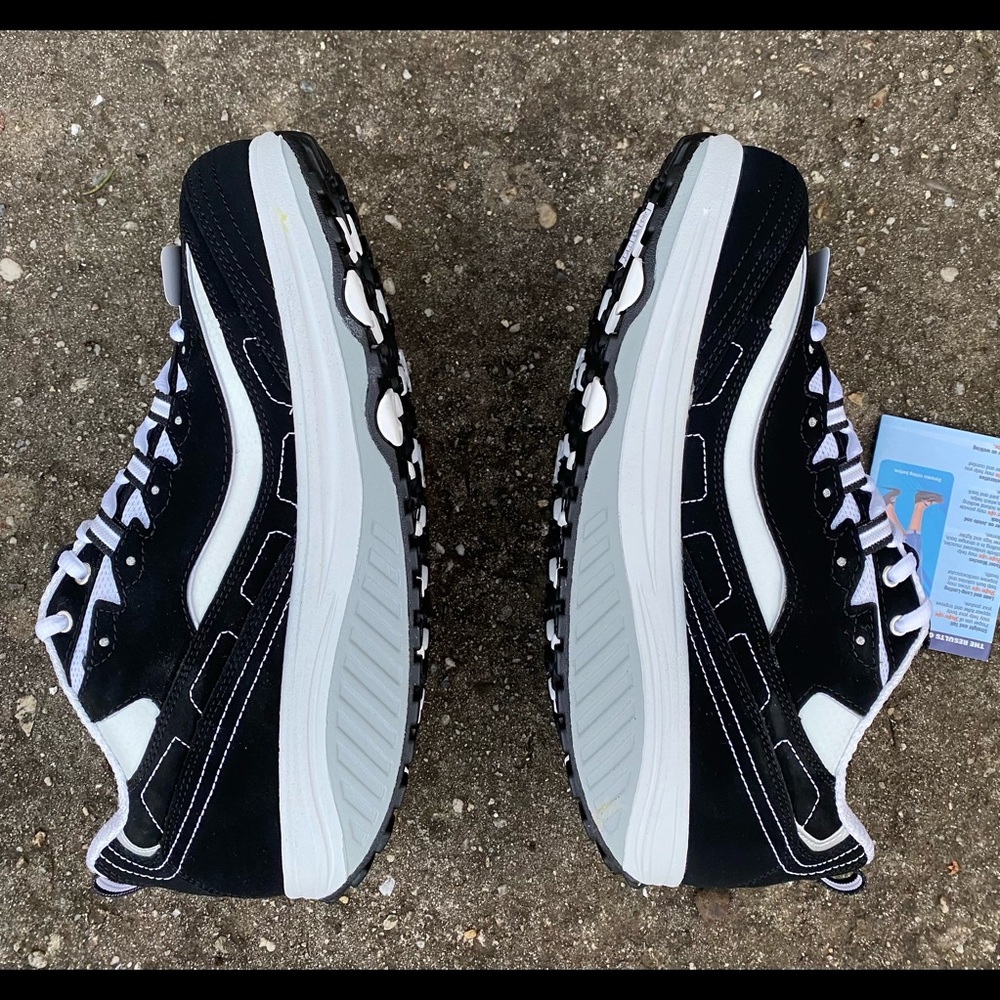 Skechers shape ups fitness tennis shoe NWT size 10